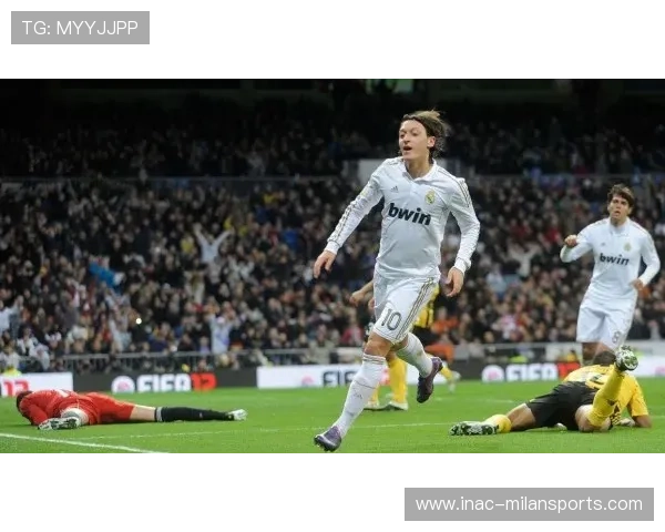 桑德兰与阿森纳对决 主教练战术较量与球队发展动态分析 桑德兰与阿森纳对决 主教练战术较量与球队发展动态分析