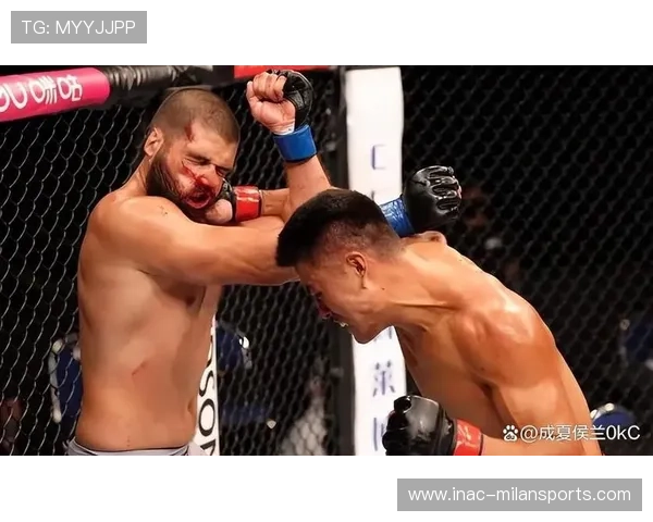 UFC拳手炫酷“站在笼顶庆祝差点摔下去”，刺激瞬间燃爆赛场